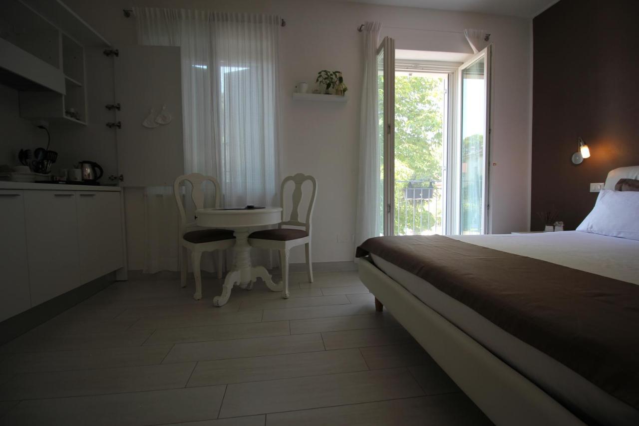 Rooms Il Punto Peschiera del Garda Extérieur photo