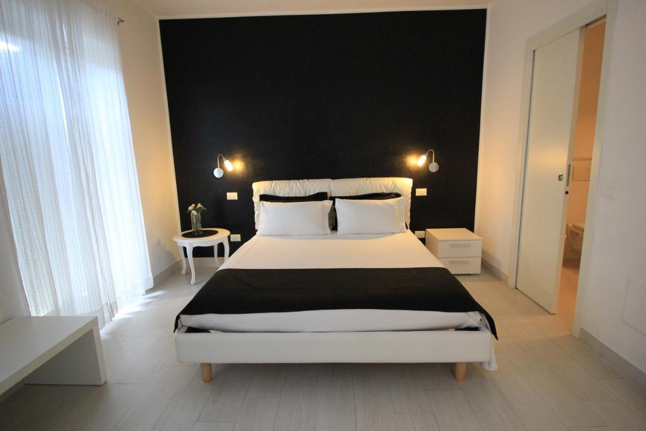 Rooms Il Punto Peschiera del Garda Extérieur photo