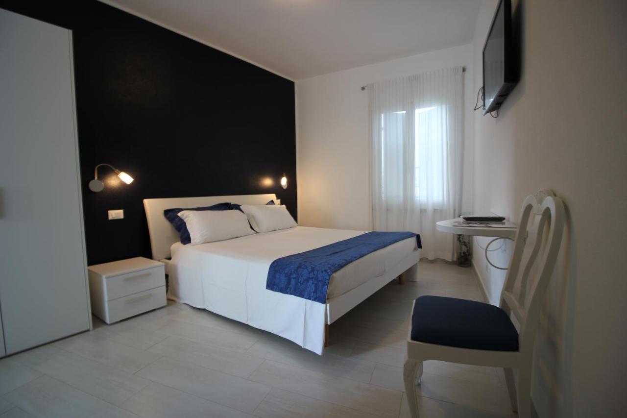 Rooms Il Punto Peschiera del Garda Extérieur photo
