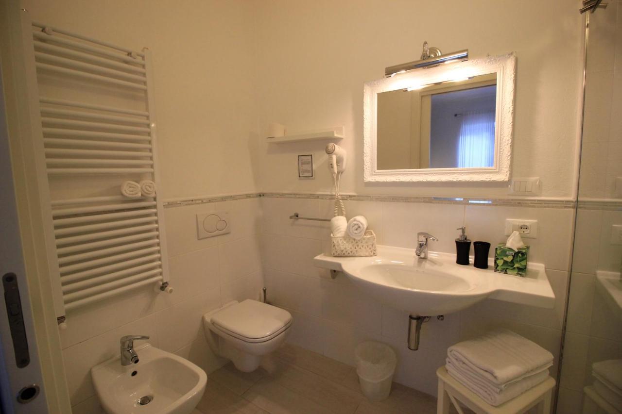 Rooms Il Punto Peschiera del Garda Extérieur photo