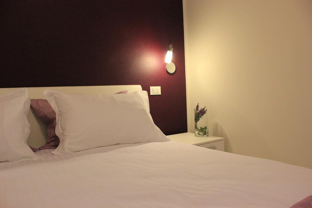 Rooms Il Punto Peschiera del Garda Extérieur photo